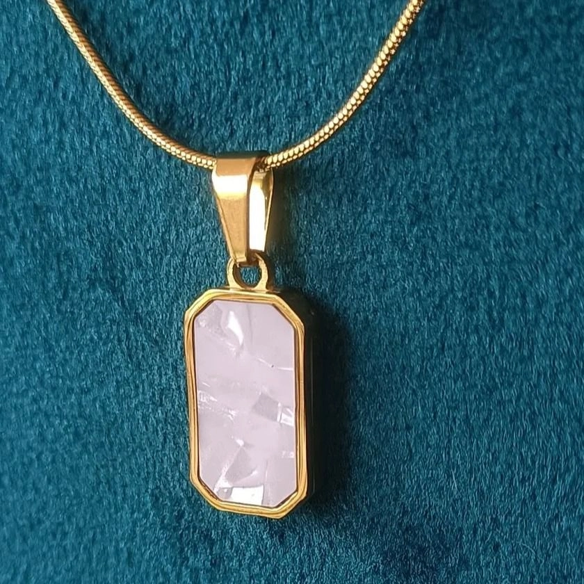 Dual colour geometric pendent 3