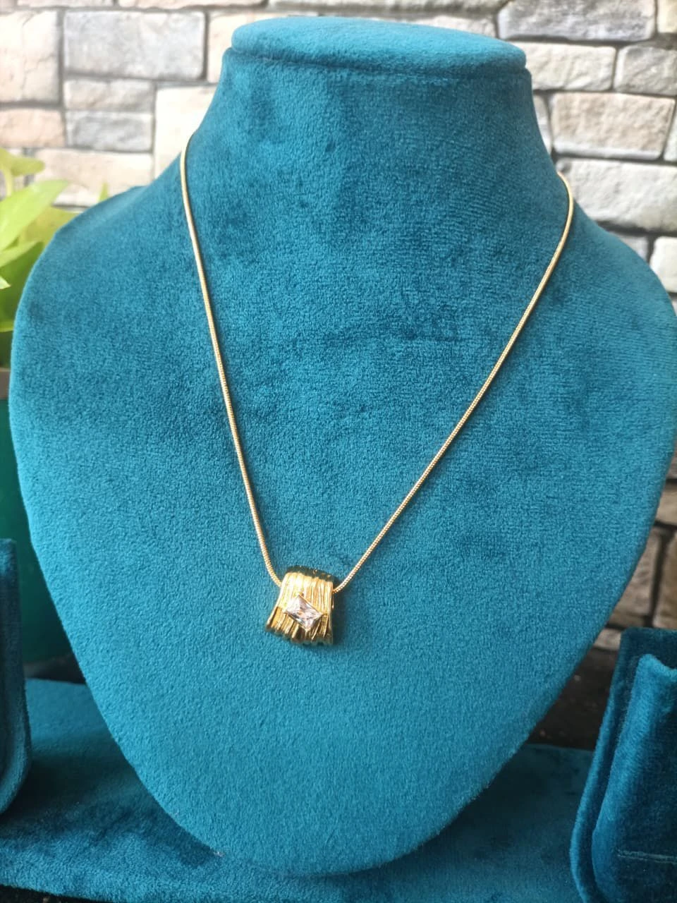 Sculpted step pendent 2