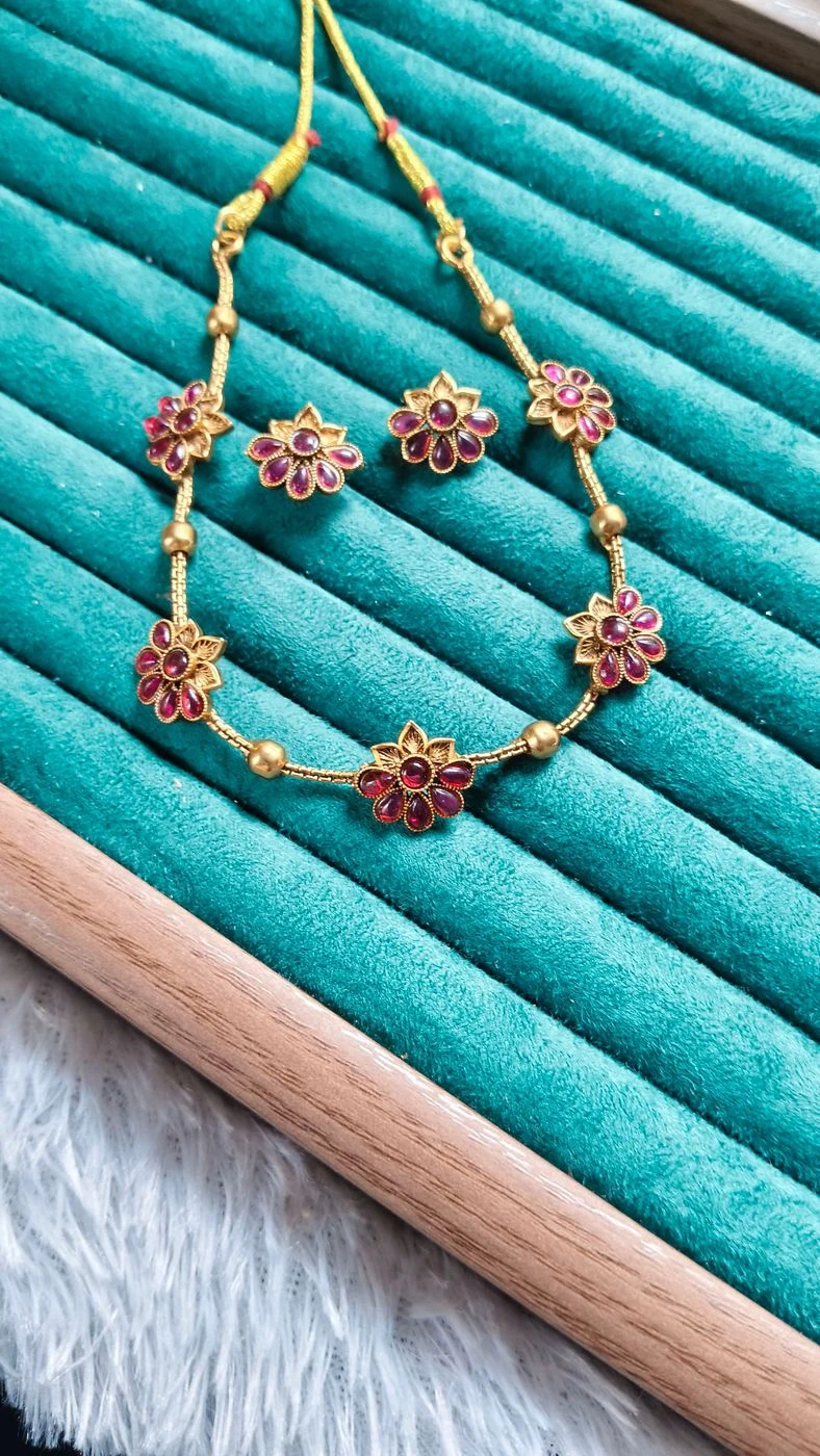 Gulabi floral choker set 2